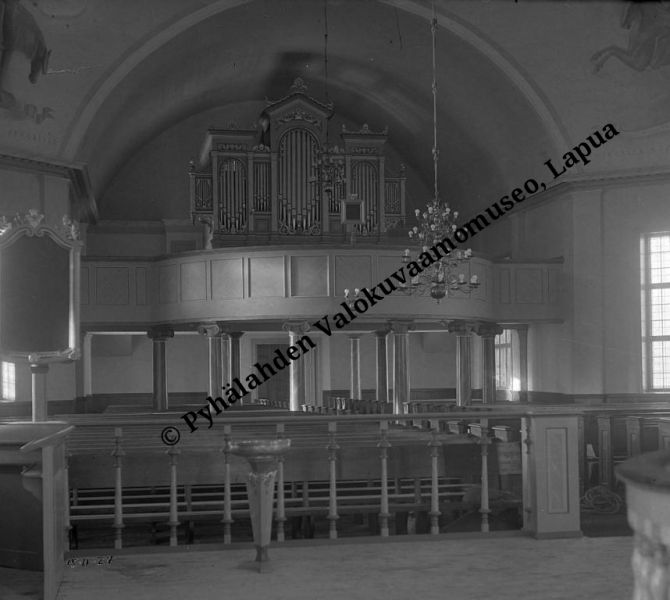Tiedosto:Lapuan kirkon vanhat urut noin v. 1927 - 2. kuva.jpg